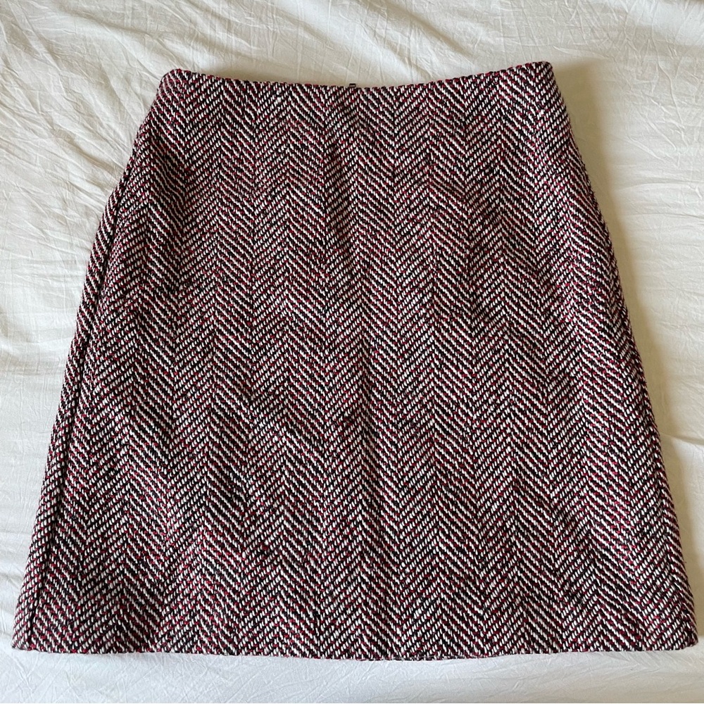 Ann Taylor LOFT A-Line Skirt - Black, White, and Red size 0 petite 0P